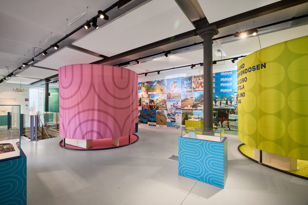 Ausstellung "Boom '70 - Geschichten des Wandels" im Touriseum auf Schloss Trauttmansdorff, Meran